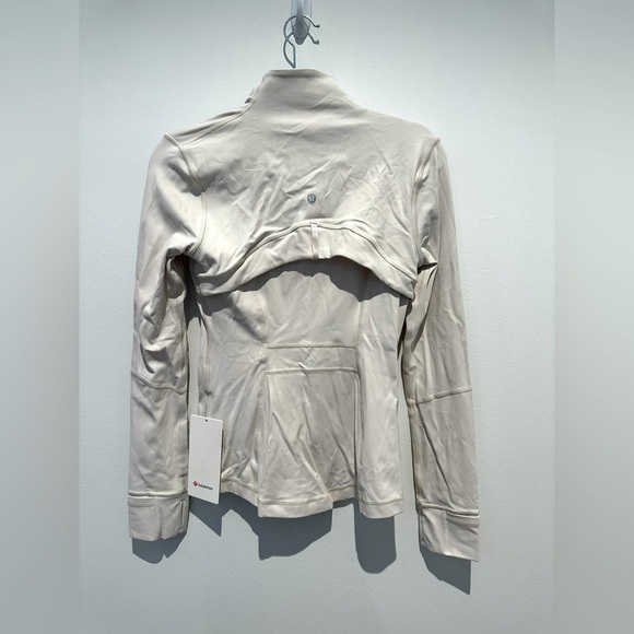 NWT Lululemon Define Nulu Jacket in the hot color Bone. - Picture 4 of 4